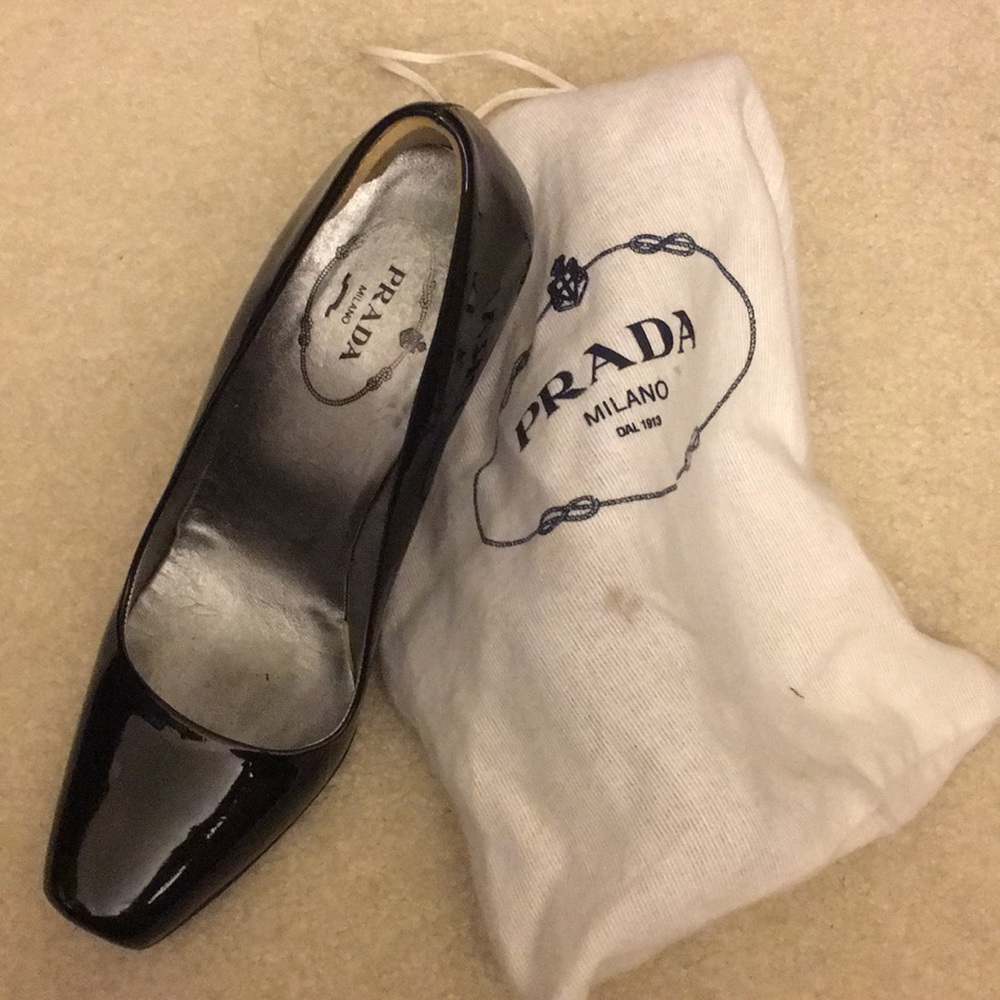 Prada black heels needs to asap or it’s going to be gone within next week or so!
